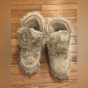 MOU Cream Goat Hair Fur Eskimo Shearling Lined Women’s Boots Size 8